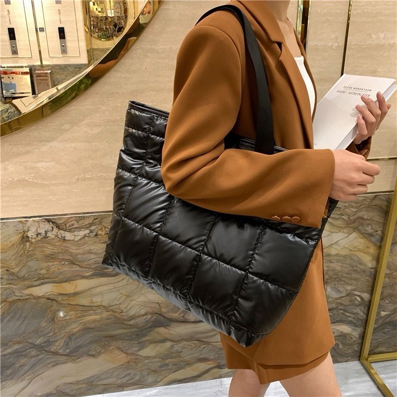 Lumiere Lightweight Everyday Tote - Image 5